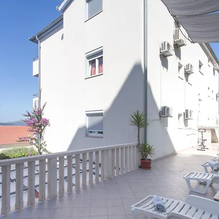 Fifty One تروغير